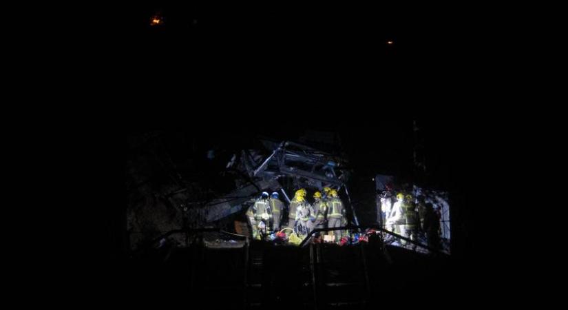 Folytatódnak a tragédiák Spanyolországban: két vonat is kisiklott kedd este