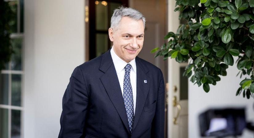 Így még nem látták Lázár Jánost, órákon át faggatták a minisztert – nehéz terepre tévedt, de a tiszásoknak is hálás