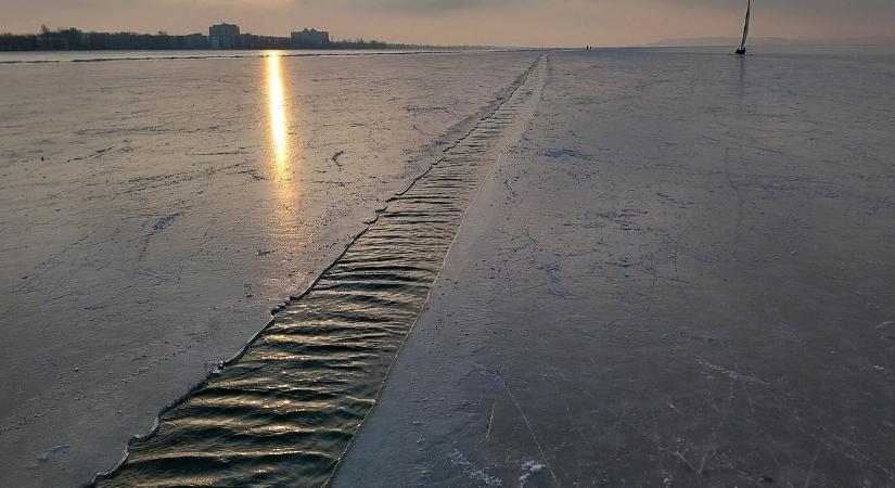 A hideg még mindig fogcsikorgató, de már látni a végét