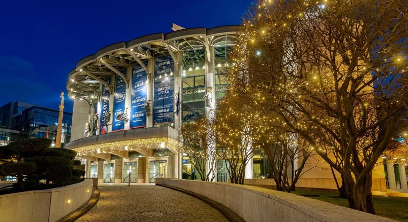 Három gyanúsítottja van a Nemzeti Színházban történt balesetnek