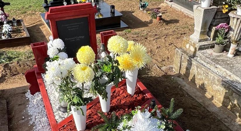 Szakértő szemmel: miért választanak egyre többen fa síremléket?