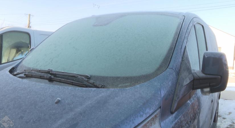 Az autókat is megterheli a hideg