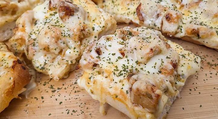 Krémes, csirkés Alfredo-melegszendvics: újra és újra elkészíted majd