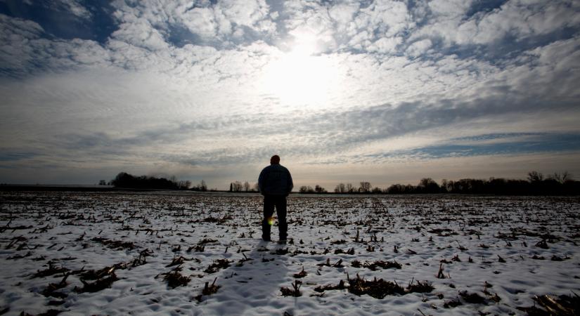 Ezt most sok gazdának tilos megtennie a földjén: itt a szabályozás