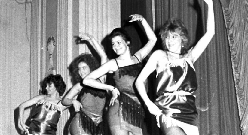 Kiverte a biztosítékot a részeg néző a kaposvári divatbemutatón