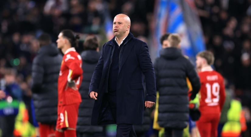 Slot hamar lerendezte a hülyeséget kérdező újságírót