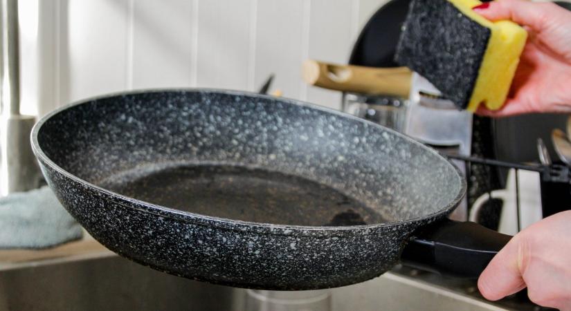 Ezt tedd, ha ragadós tapintású maradt egy edény