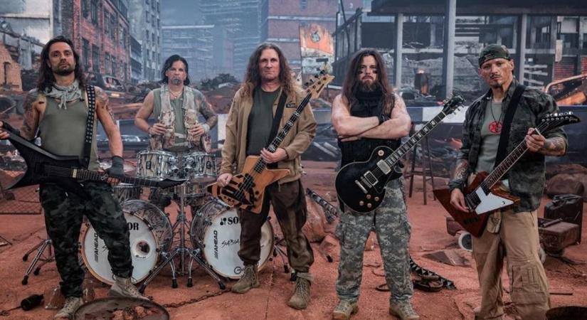 A sivatagban koncertezik a Tankcsapda, már az új, állandó gitárosukkal