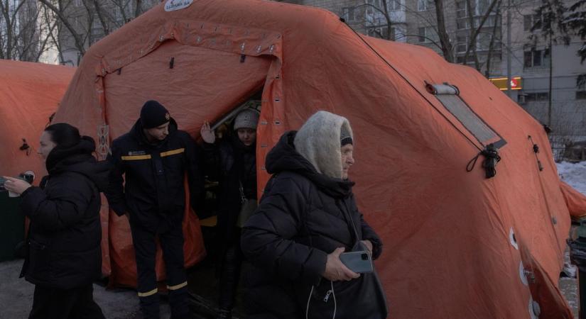 Kijev a katasztrófa szélén áll, Zelenszkij a polgármesterre fogná az összeomlást