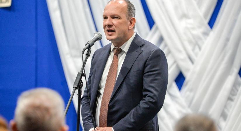 Elismerte, hogy hazudott a kampányban, most már inkább mindent törölne az újraválasztott kiskunfélegyházi polgármester