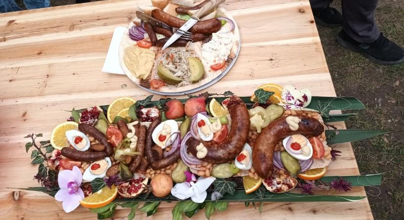 Régóta várják ezt a kolbásztöltő versenyt!