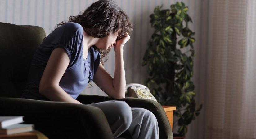 Szépen elmosogatta a konyhakést, amivel hasba szúrta a párját