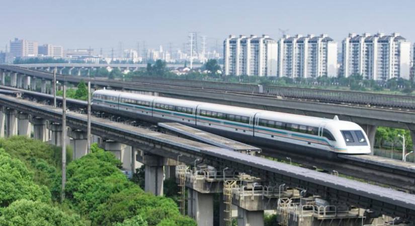 Így suhan el az 500 km/órával közlekedő vonat a szemed előtt: Japánban szállítja majd az utasokat