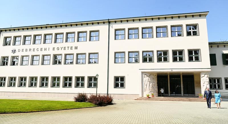 Megújult a Debreceni Egyetem szakirányú továbbképzési szakok kínálata