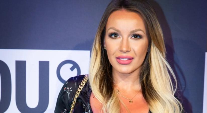 Tragikus balesetben meghalt Jákli Mónika influenszer és modell
