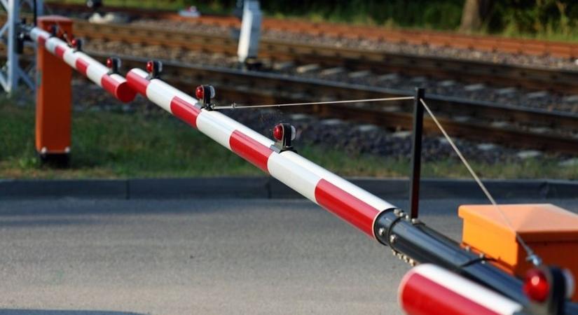 Álláspont - Sorompót a sínek elé!