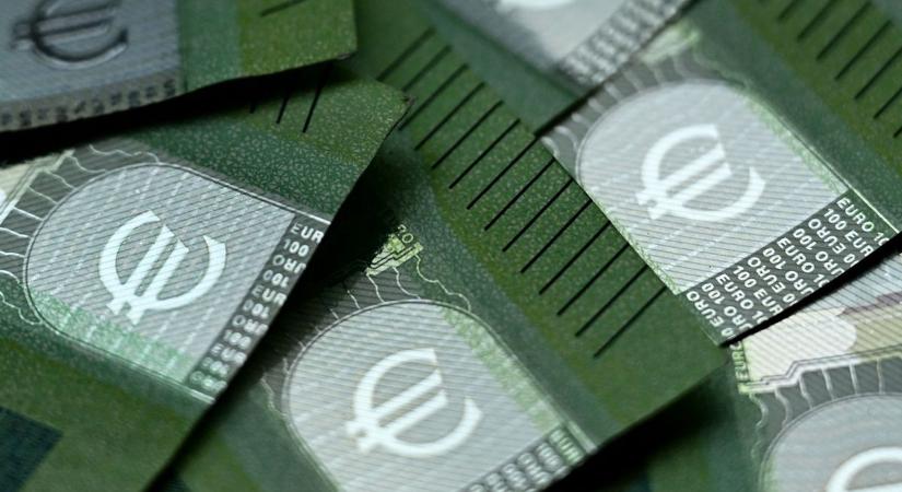 Porschéval járt a segélyért egy ukrán menekült Svájcban – csúnyán lebukott