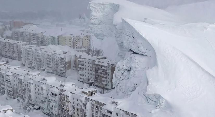 Ne hidd el, hogy betemette a panelházakat az orosz havazás