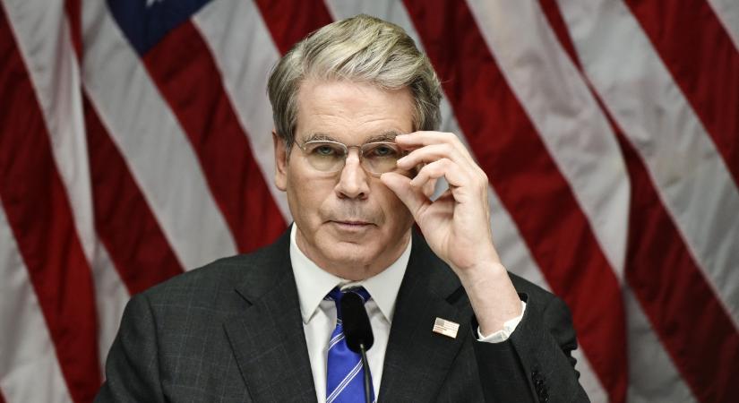 Donald Trump pénzügyminisztere irrelevánsnak nevezete Dániát