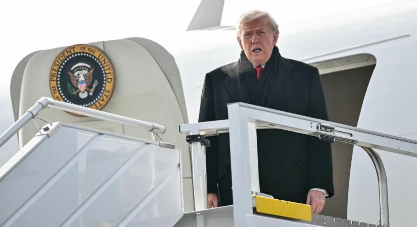 Technikai hiba és több órás késés után érkezett meg Donald Trump gépe – fontos találkozóról maradhat le az amerikai elnök