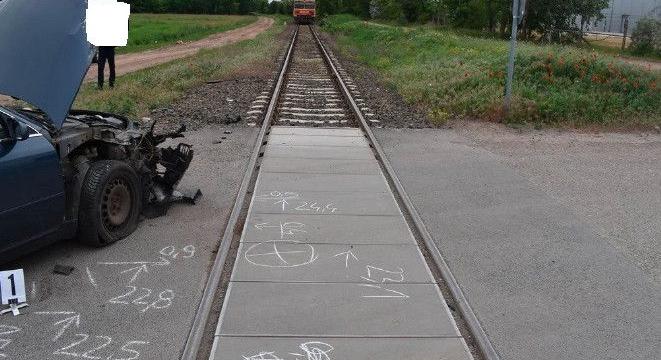 Vonattal ütközött az audis Debrecenben