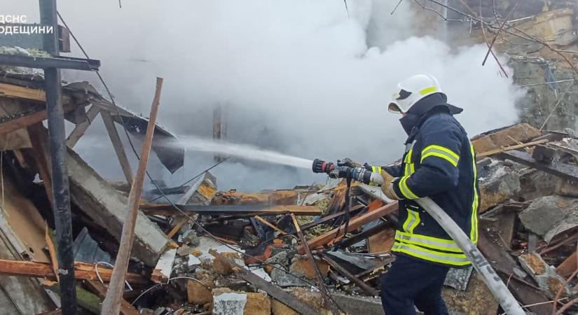 Hatalmas dróntámadás érte Odesszát, lakóházak rongálódtak meg