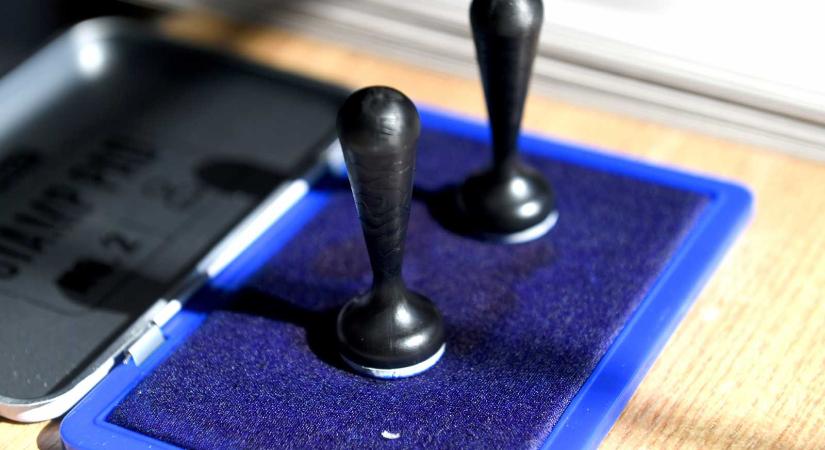 Felmérés: az AUR 40 százalék felett, az RMDSZ a voksok 4,9 százalékát kapná