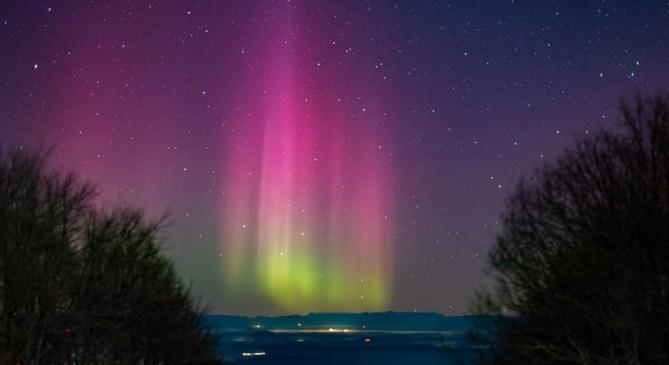 Négy nagyobb felvillanása volt a sarki fénynek kedd éjjel
