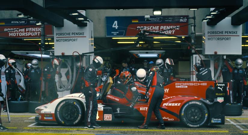 Vérbeli autóversenyes film készült, moziba szánják