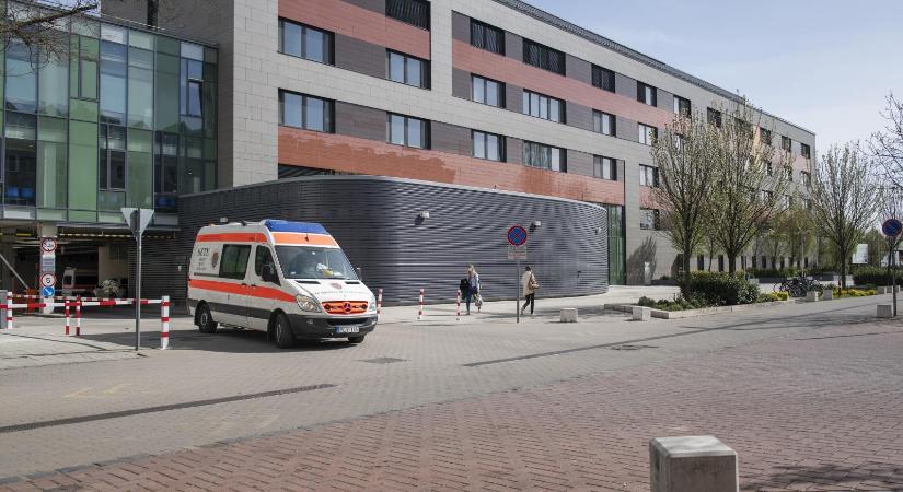 Influenza-járvány: Látogatási tilalmat rendelt el az SZTE