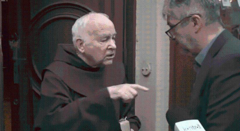 Az ateisták feljelentették a plébániát, amelyik harangozással zavarta Hadházy egyik tüntetését