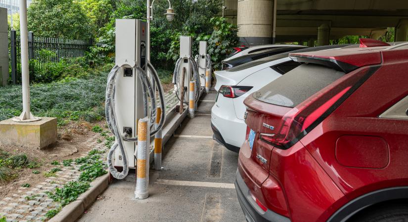 110 Paks teljesítményével tudnak tölteni a kínaiak