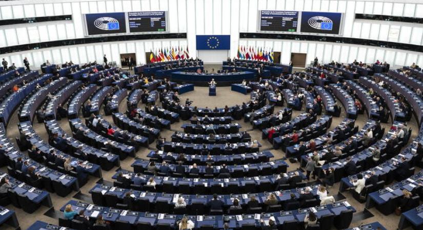 Zöld utat adott az Európai Parlament az ukrán hitelnek