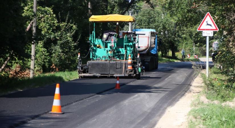 Takács Péter: Újabb fontos útszakaszok újulnak meg Veszprém vármegyében
