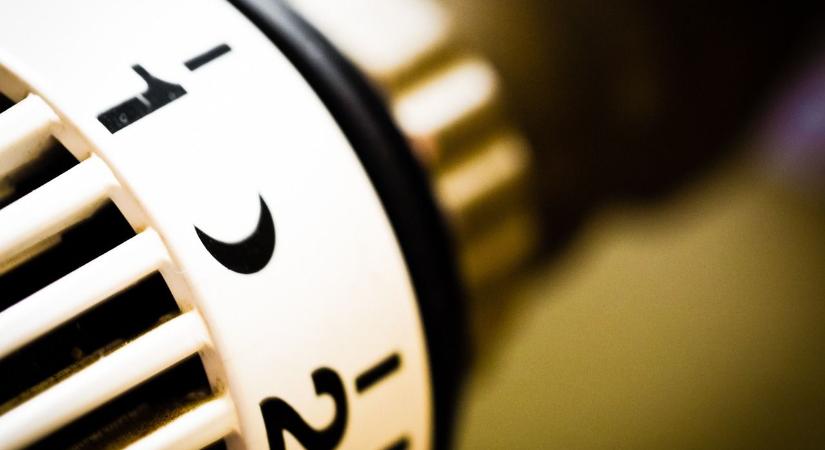 Rezsistopot hirdetett a kormány, de csak januárra