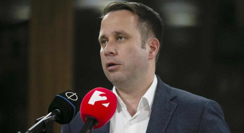 Dömötör Csaba: A csütörtöki szavazáson dől el, ki áll a gazdák, és ki a brüsszeli nagykoalíciós elit oldalán