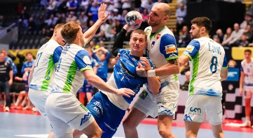 Elképesztő jelenet a kézilabda-Eb-n: hat játékosból csinált bohócot a sztár – videó