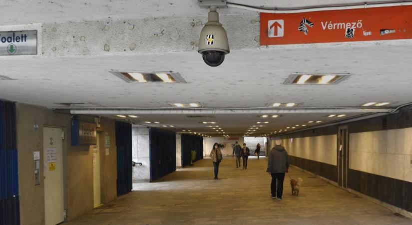 Tizenhatmilliárdos kameratenderen taroltak a NER kedvenc cégei