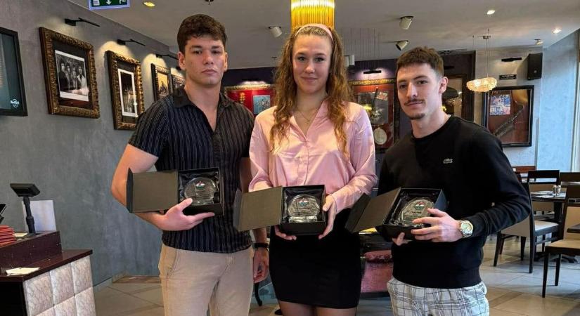 Tatabányai sikerek: díjazta a szövetség a muaythai harcosokat