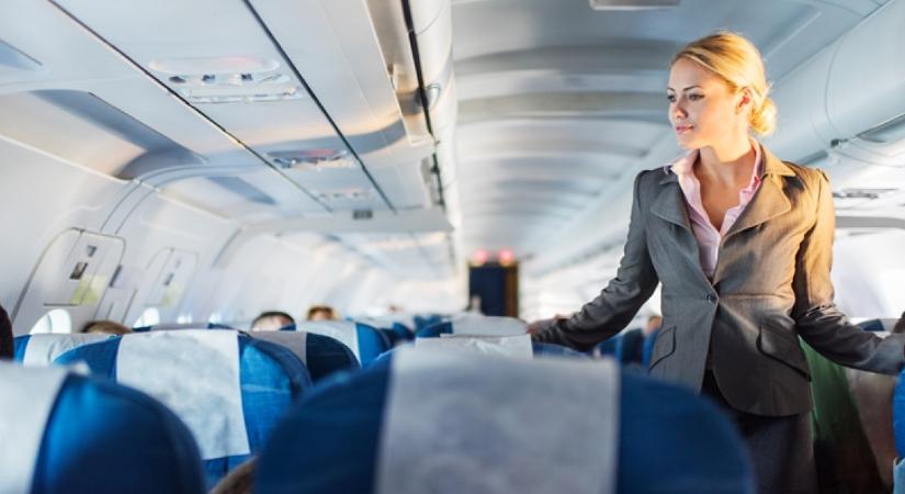 Vallott a légiutas-kísérő: ettől jobban félnek a repülőn, mint a turbulenciától