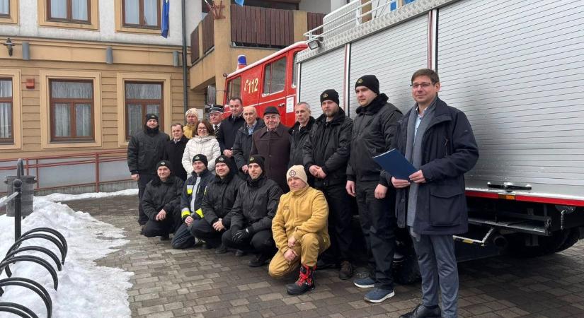 Megváltoztatta a város életét a vendégek ajándéka, nem tudták egy irodában átvenni