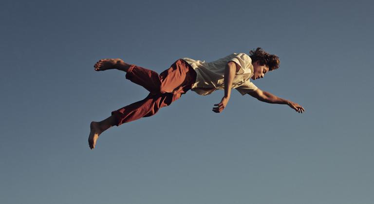 Válaszolt a tudomány a TikTokon terjedő állításra, miszerint nyáron hét másodpercre megszűnik a gravitáció