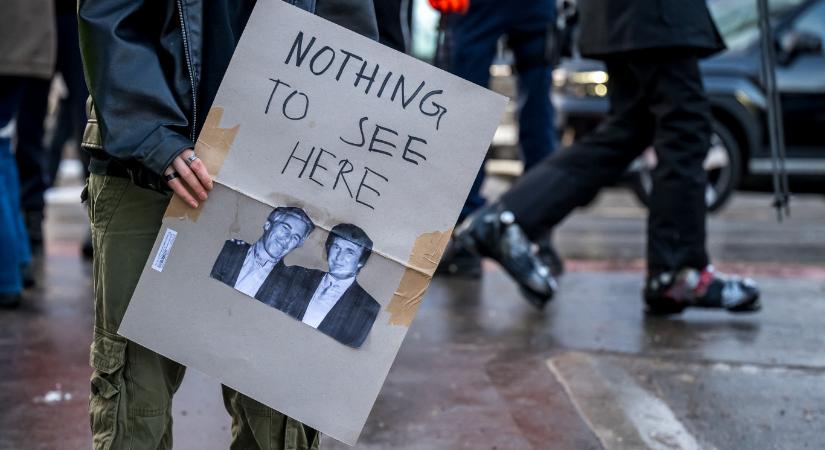 Hiába a törvényi kötelezettség, egy hónappal a határidő lejárta után sem nyilvános az Epstein-iratok 99 százaléka