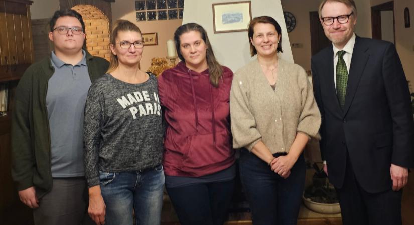 A Mikepércsi Anyákhoz is ellátogatott a brit nagykövet