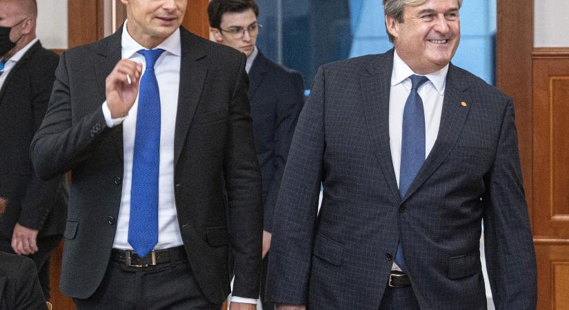 Rendkívüli találkozás Szijjártó Péter és Kapitány István között, nem mindennapi beszámoló érkezett
