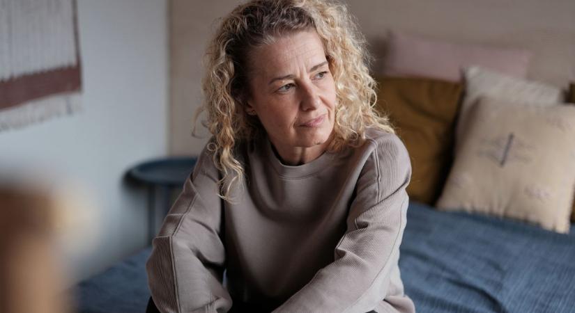 7 furcsa viselkedés, amit olyanoknál vehetünk észre, akinek nehéz gyerekkora volt