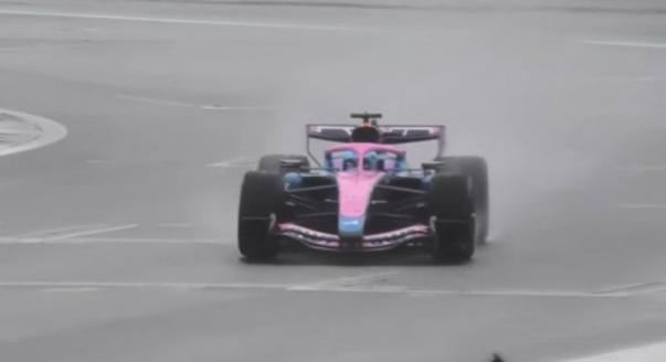 F1-es autók a pályán: a nap hírei