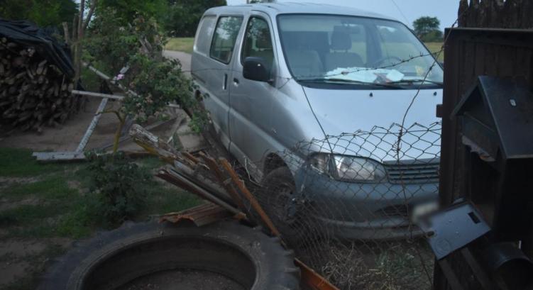 Nem tudott aludni, elkötötte rokona autóját