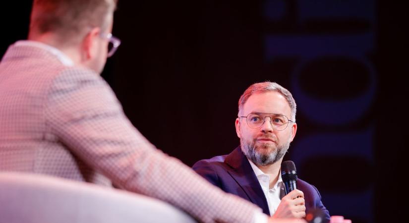 Orbán Balázs a Mandiner Klubesten: „Nem szabad hagyni, hogy ez a háború és geopolitikai őrület elvigye a pénzünket és a józan eszünket”