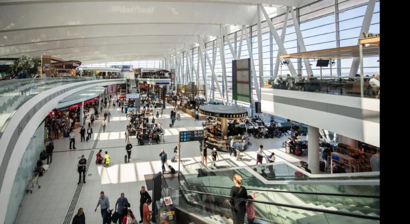 Egyszerűbb kártérítés-igénylés, ingyenes kézipoggyász – a légi utasok jogait erősítő álláspontot fogadott el az EP